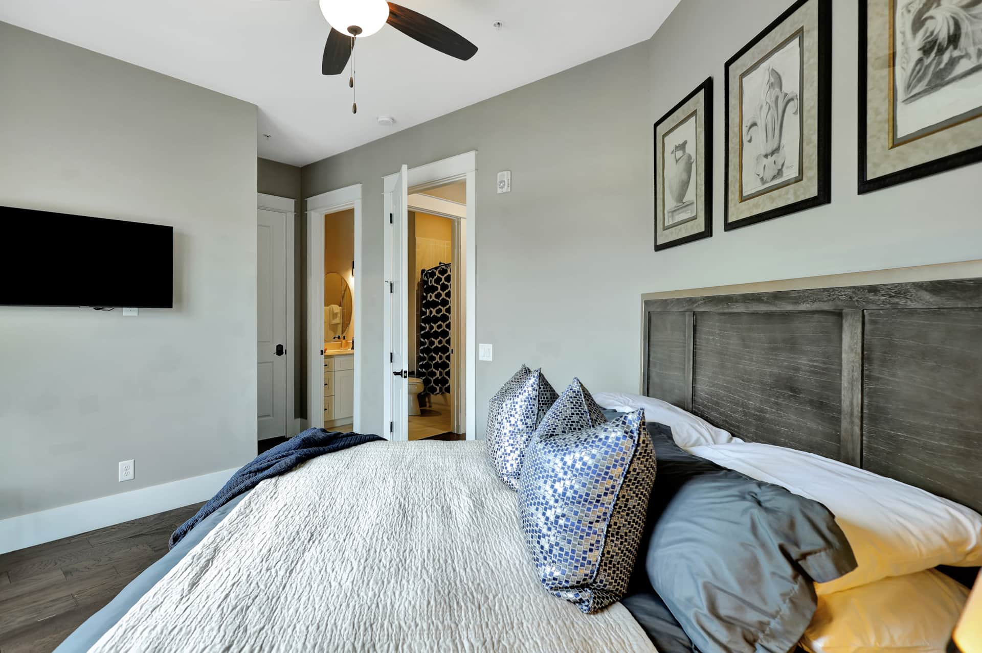Second bedroom, Martini Mountain Downtown