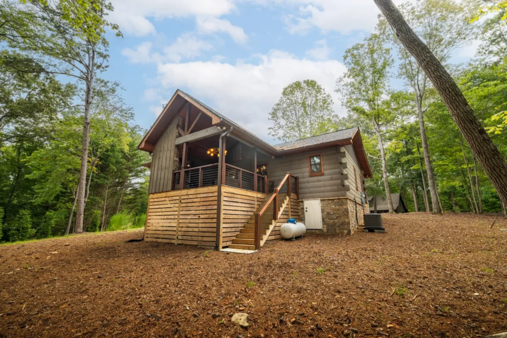 956 Lemmon Ln — exterior backyard