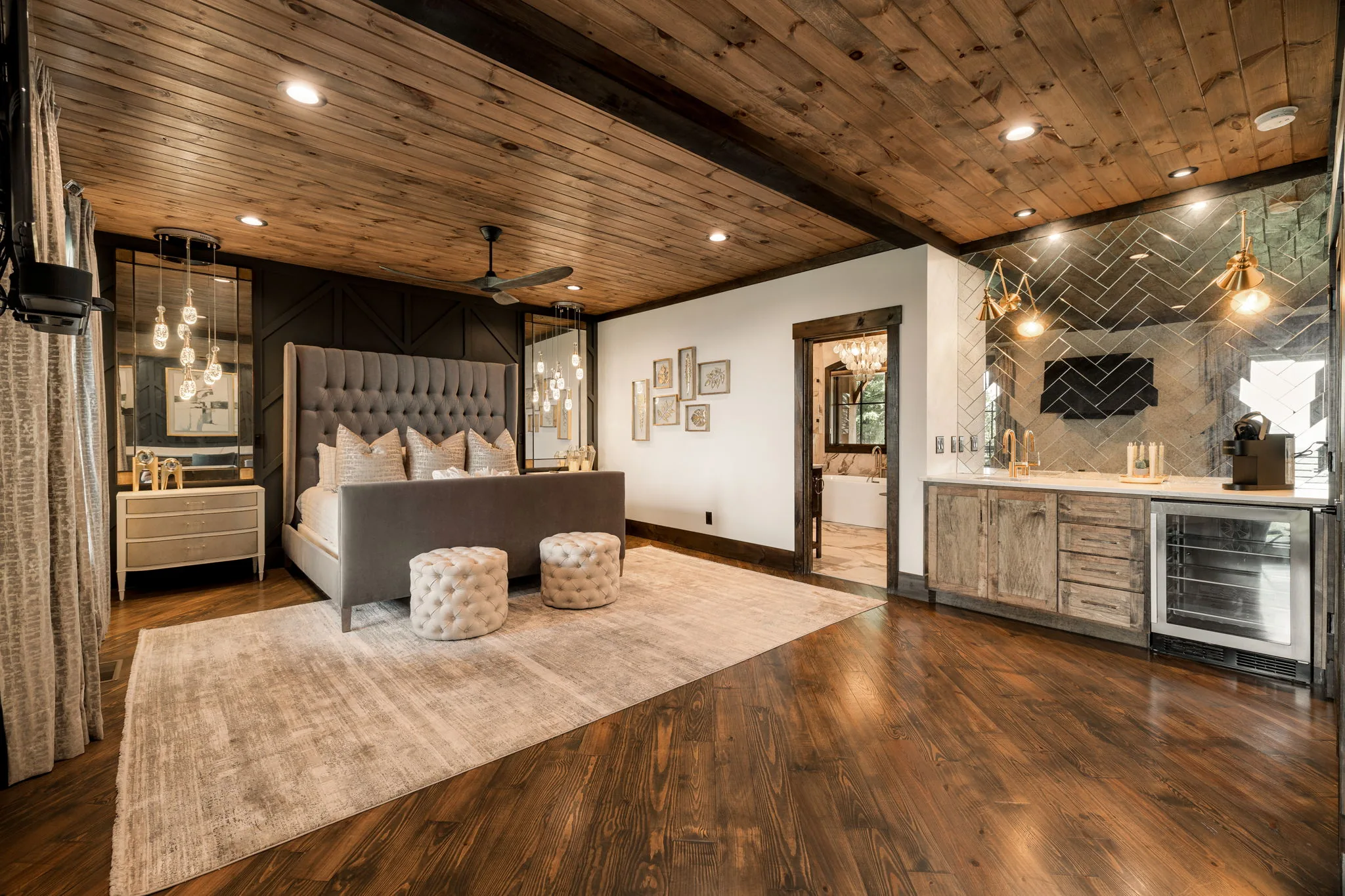 Primary bedroom opposite corner — 684 Overlook Drive